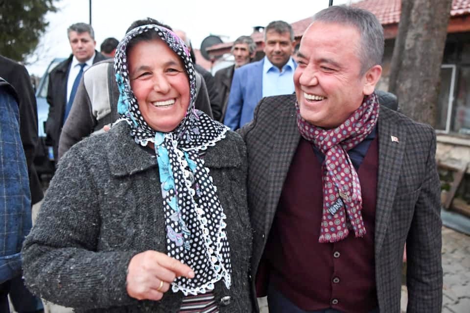 Başkan Böcek’ten Anneler Günü mesajı 