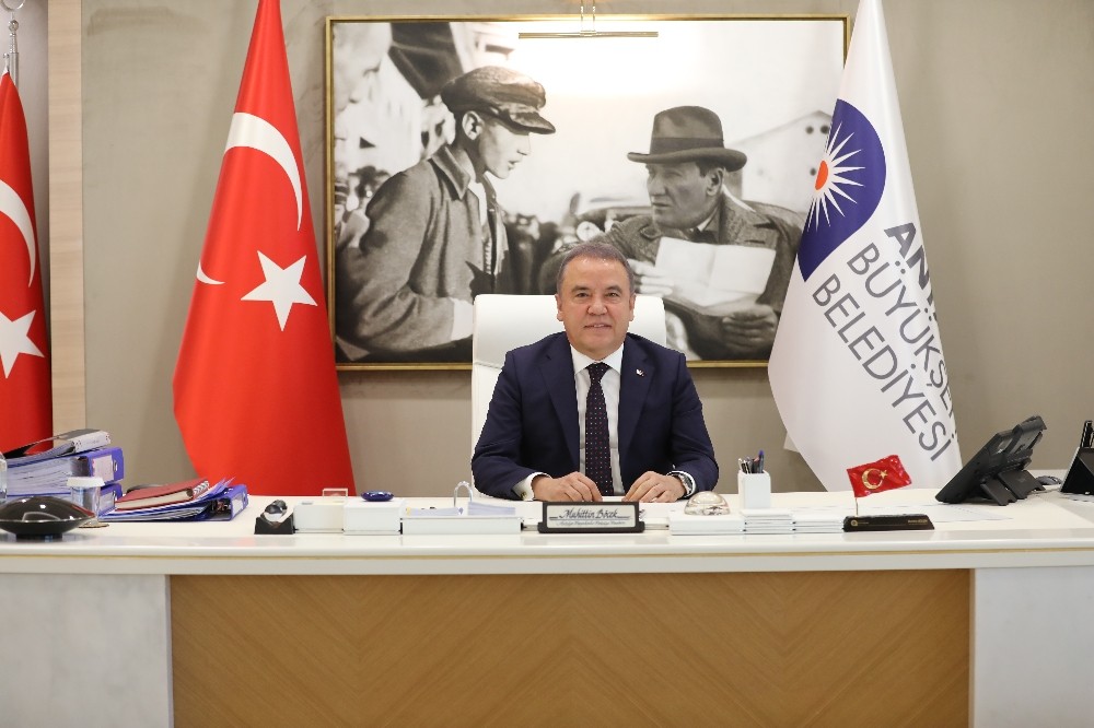 Başkan Böcek’ten yeni yıl mesajı 