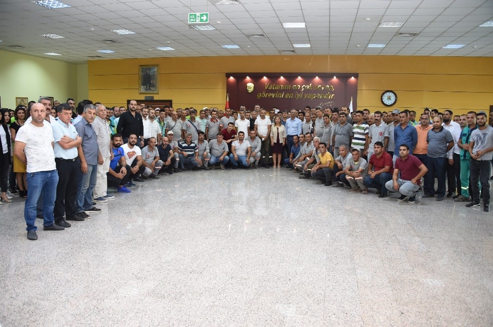 Başkan Bozdağan sözünü tuttu, temizlik işçilerinin maaşı 2 bin 500 TL oldu 