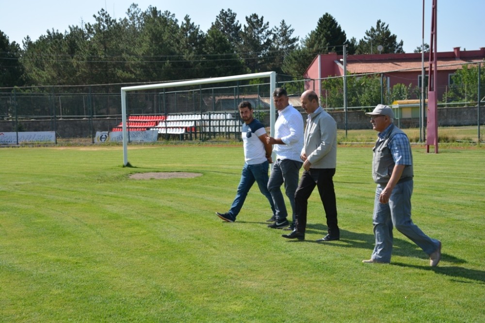 Başkan Bozkurt İlçe Şehir Stadyumunda incelemelerde bulundu 