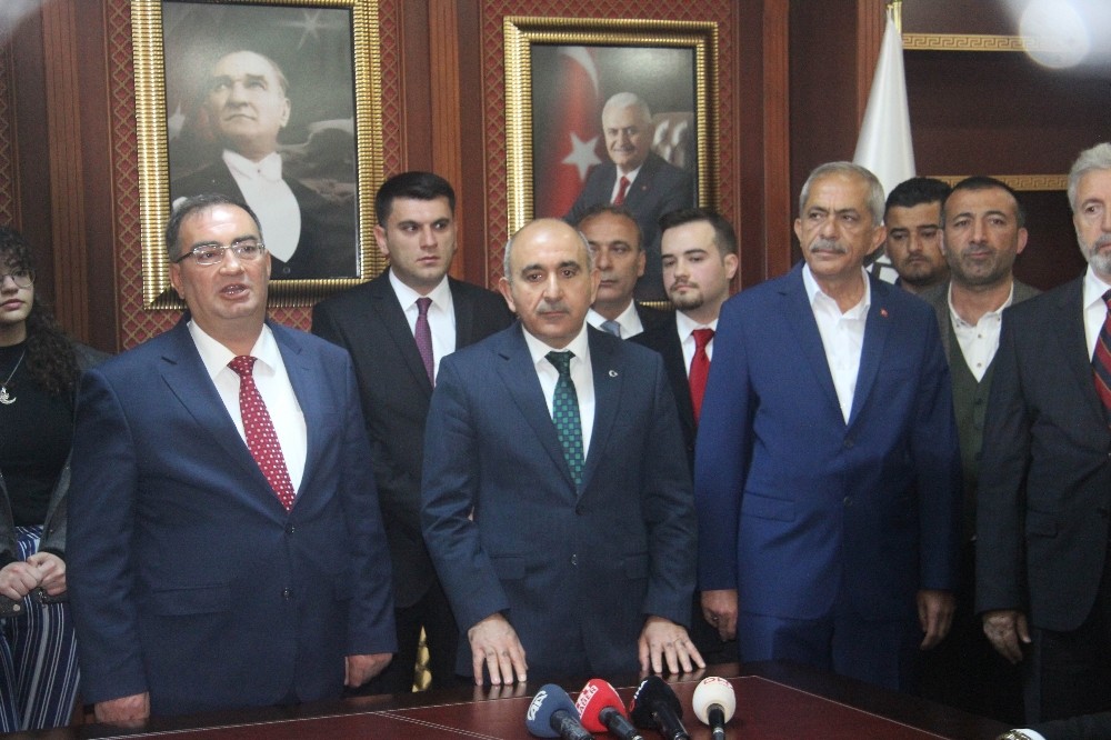 Başkan Bulut zılgıtlar eşliğinde görevi jet hızıyla devraldı 