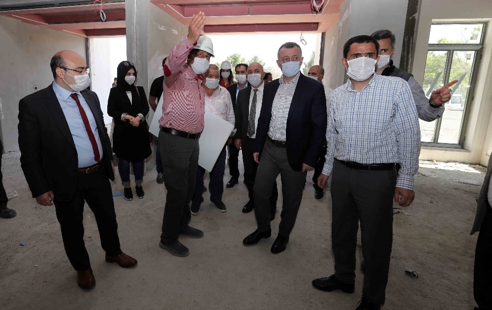 Başkan Büyükakın, “Bu şehrin gençlerine çok güveniyorum” 
