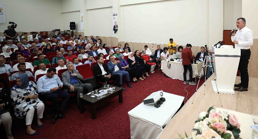 Başkan Büyükakın, “Günde en az 16 saat çalışıyoruz” 