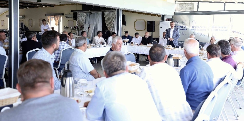 Başkan Büyükakın, Karamürselli muhtarlarla buluştu 