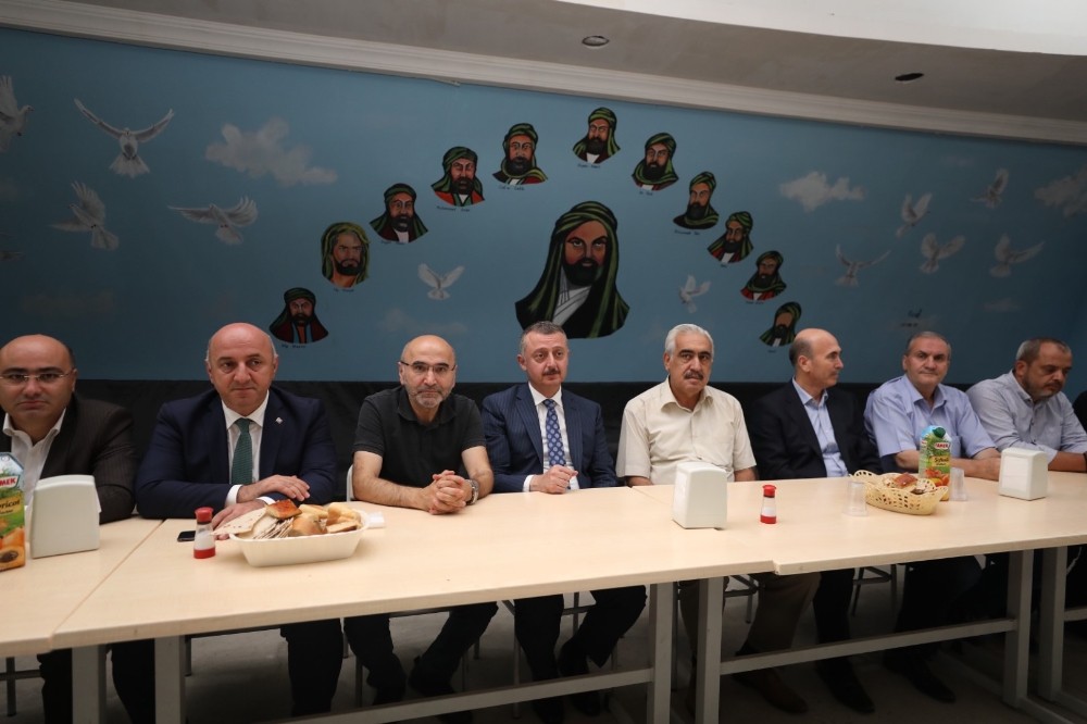 Başkan Büyükakın; “Onlar zulme karşı ayağa kalktılar” 