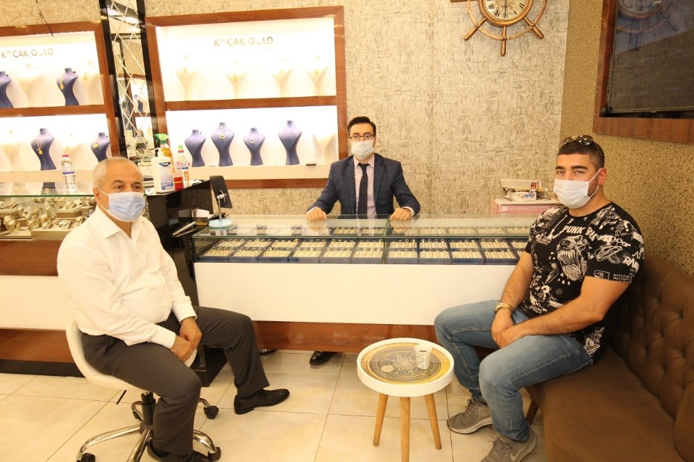 Başkan Büyükgöz esnafı dinliyor 