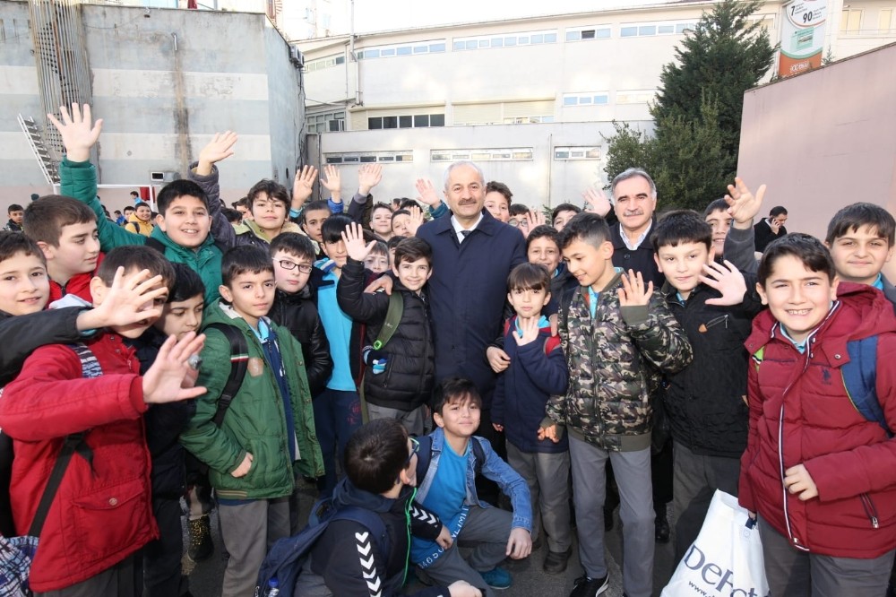 Başkan Büyükgöz mezun olduğu okulda öğrencilerle buluştu 