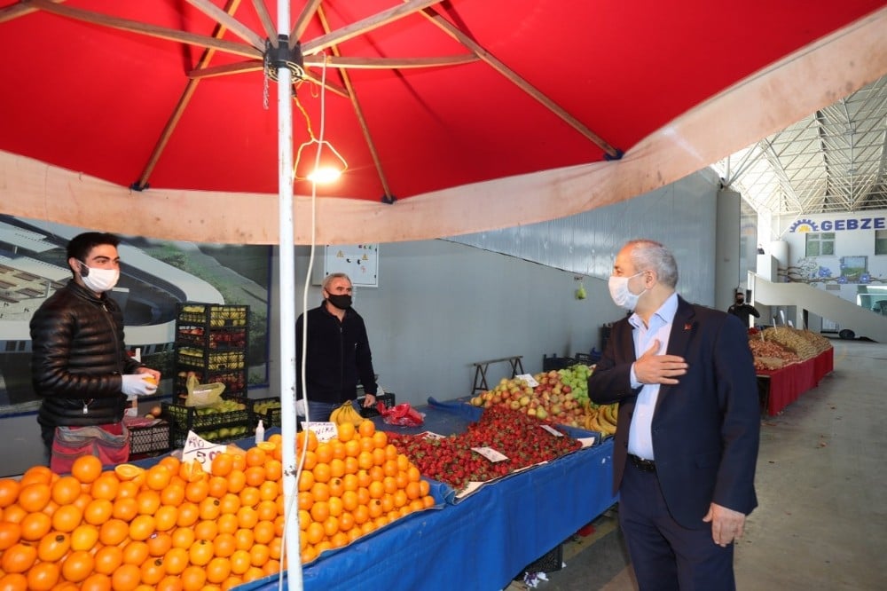 Başkan Büyükgöz semt pazarını denetledi 
