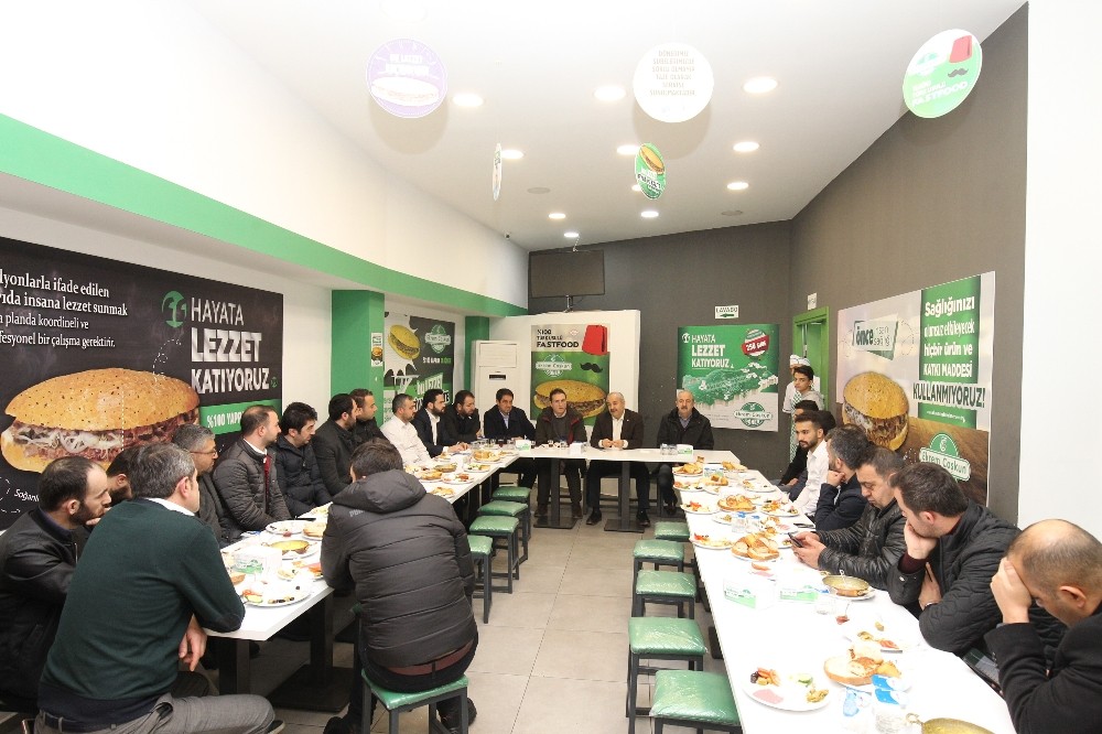 Başkan Büyükgöz Yeni Çarşı esnafıyla buluştu 