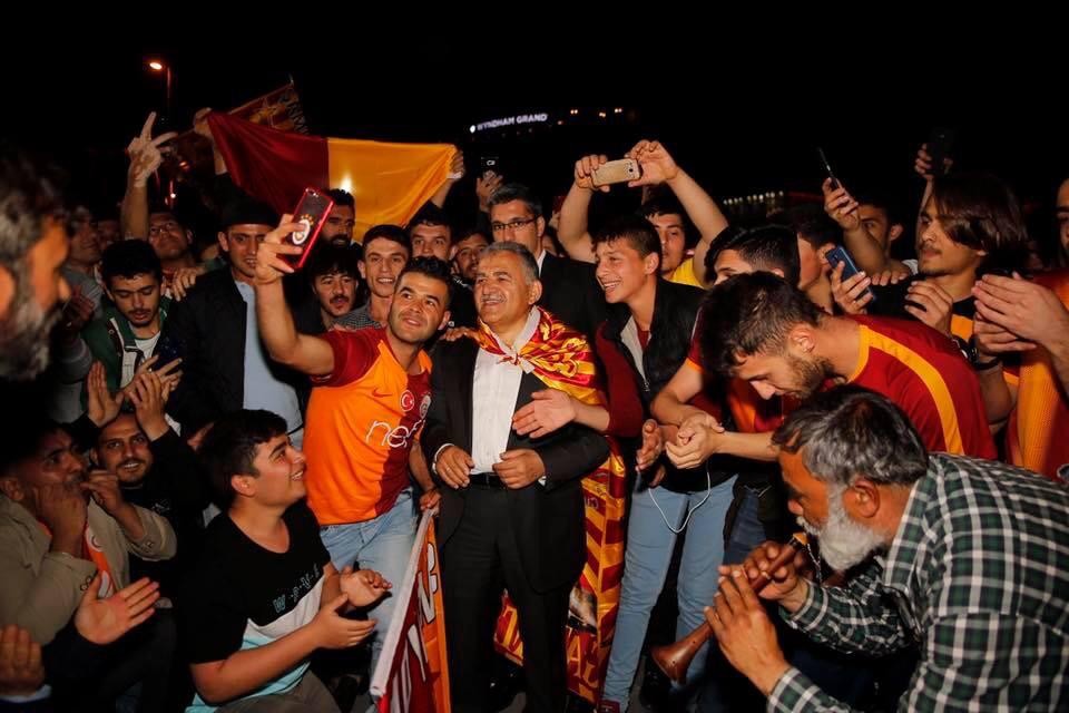 Başkan Büyükkılıç Galatasaray’ı kutladı 
