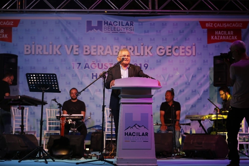 Başkan Büyükkılıç, Hacılar’da yapılan Birlik ve Beraberlik Gecesi’ne katıldı 