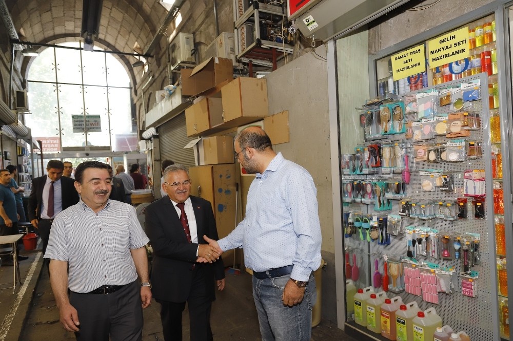 Başkan Büyükkılıç, Kapalı Çarşı’yı ziyaret etti, Vezirhanı’nı inceledi 