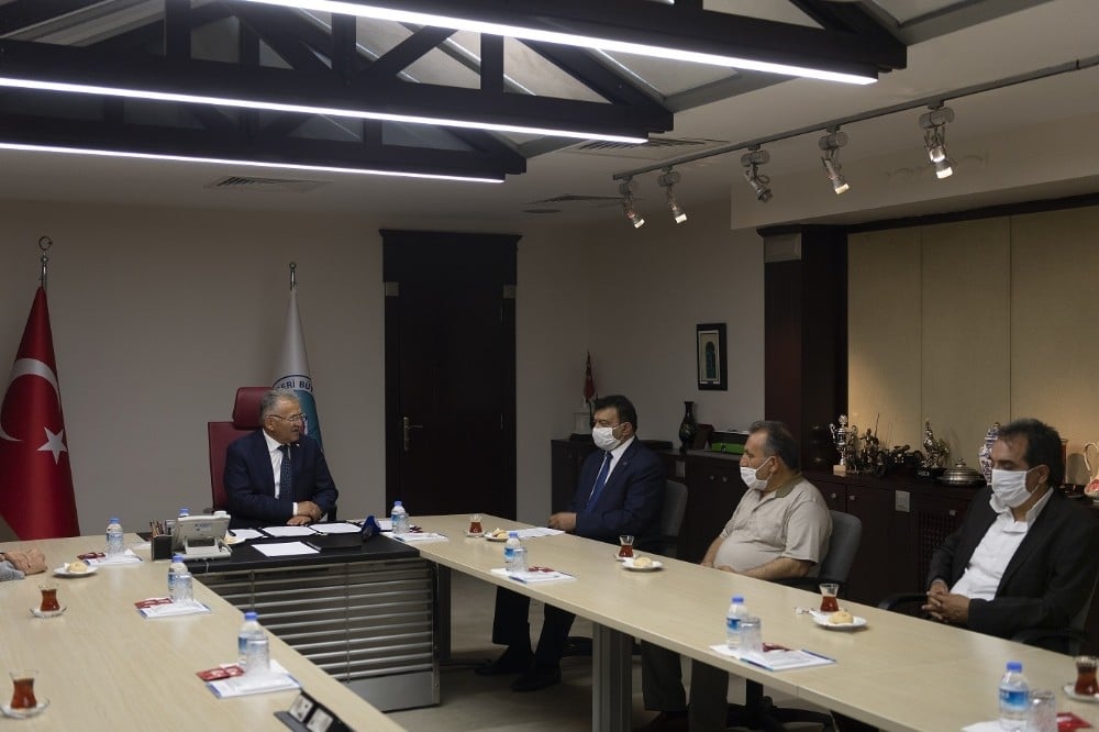 Başkan Büyükkılıç, lokantacılar ve pastacılarla protokol imzaladı 
