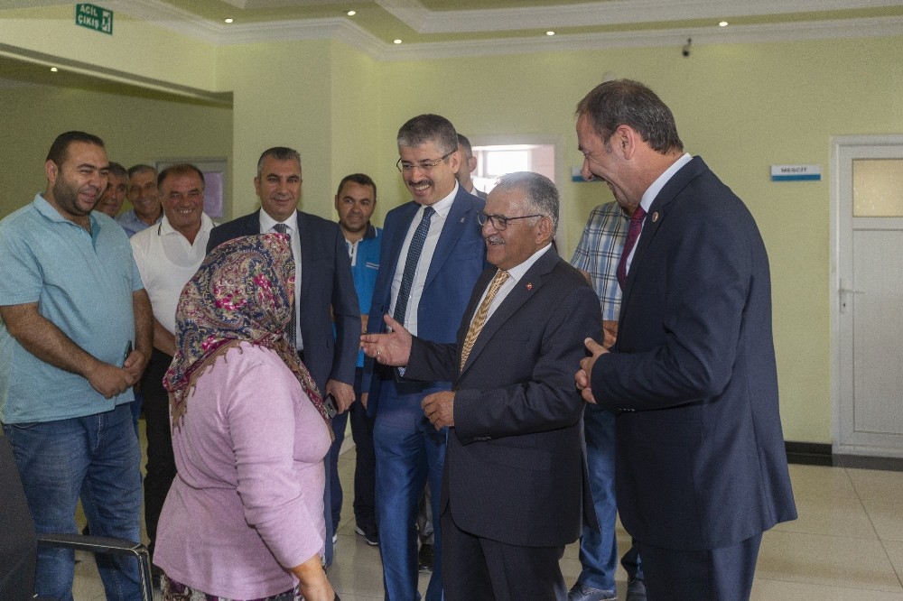 Başkan Büyükkılıç, Tomarza programında Yeşilbağ Mahallesi’ni ziyaret etti ve büyük bir ilgiyle karşılandı 