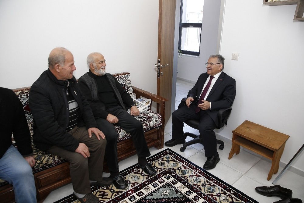 Başkan Büyükkılıç, ulu çınarlarla birlikte 