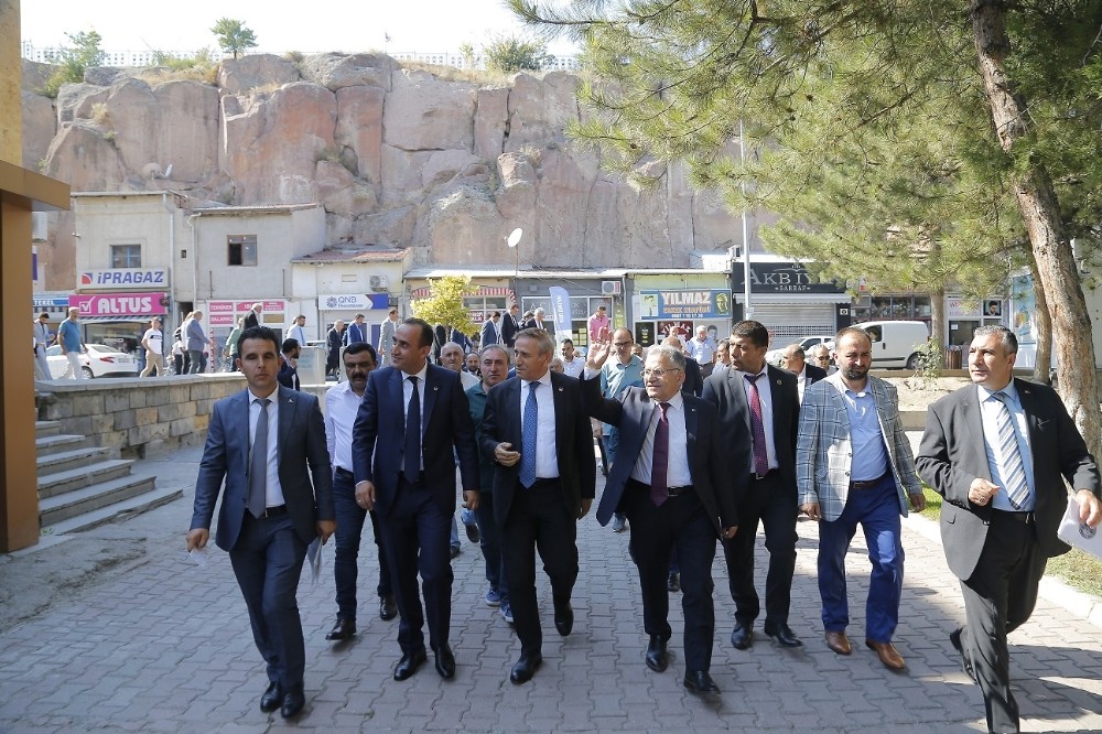 Başkan Büyükkılıç, Üzüm Festivali’ne katıldı 