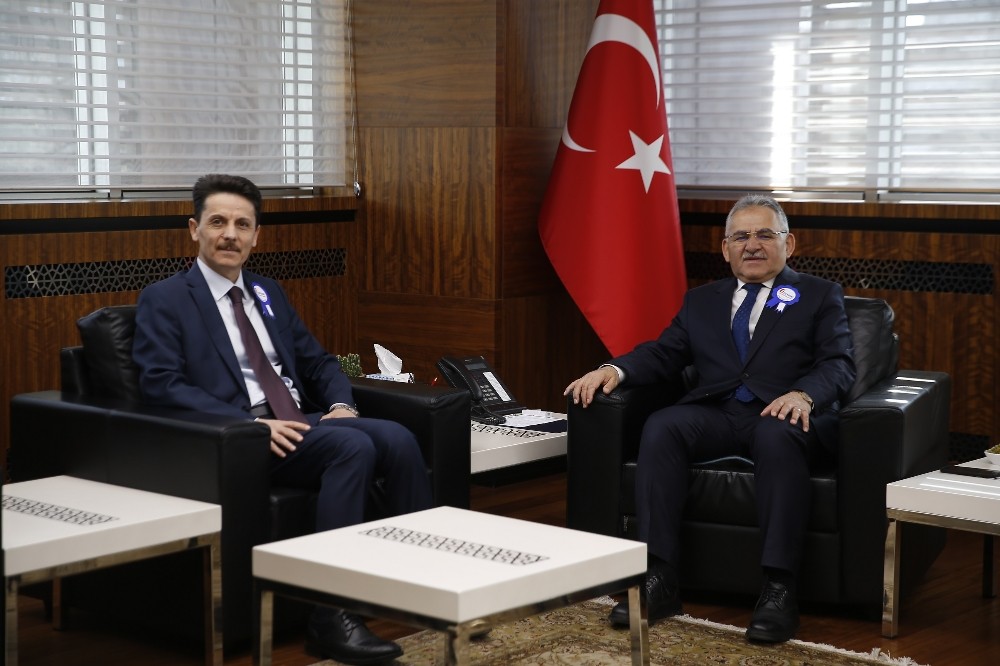 Başkan Büyükkılıç, Vergi Haftası nedeniyle Kayseri Vergi Dairesi Başkanı Günçavdı ile görüştü 