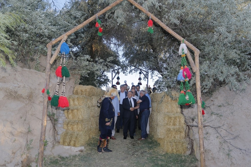 Başkan Büyükkılıç yeraltı müzesinde 