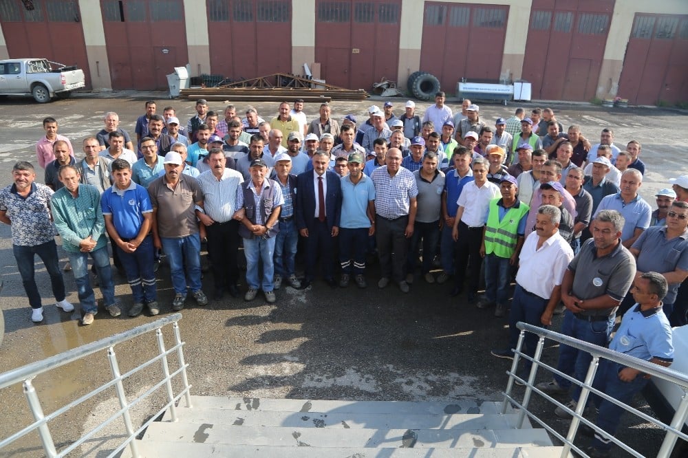 Başkan Cabbar, belediye personeli ile bayramlaştı 