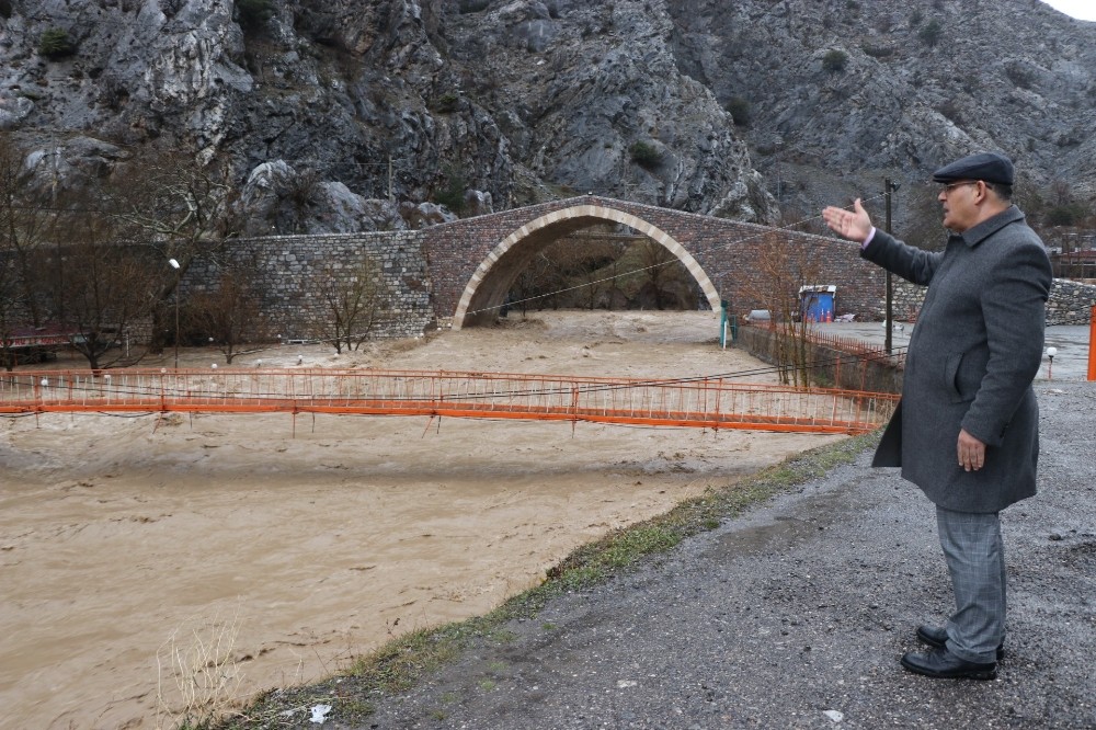 Başkan Çay’dan Büyükşehir’e sel tepkisi 