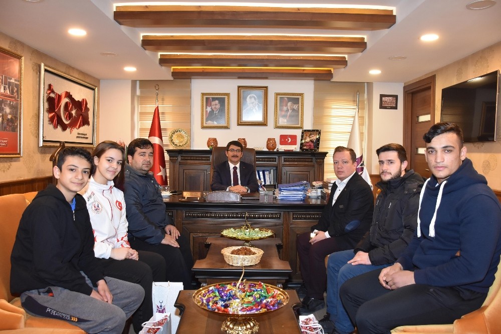 Başkan Çelik, başarılı sporcuları ağırladı 