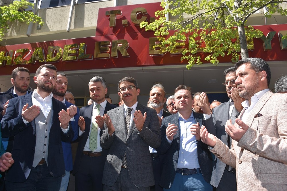 Başkan Çelik dualarla makamına çıktı 