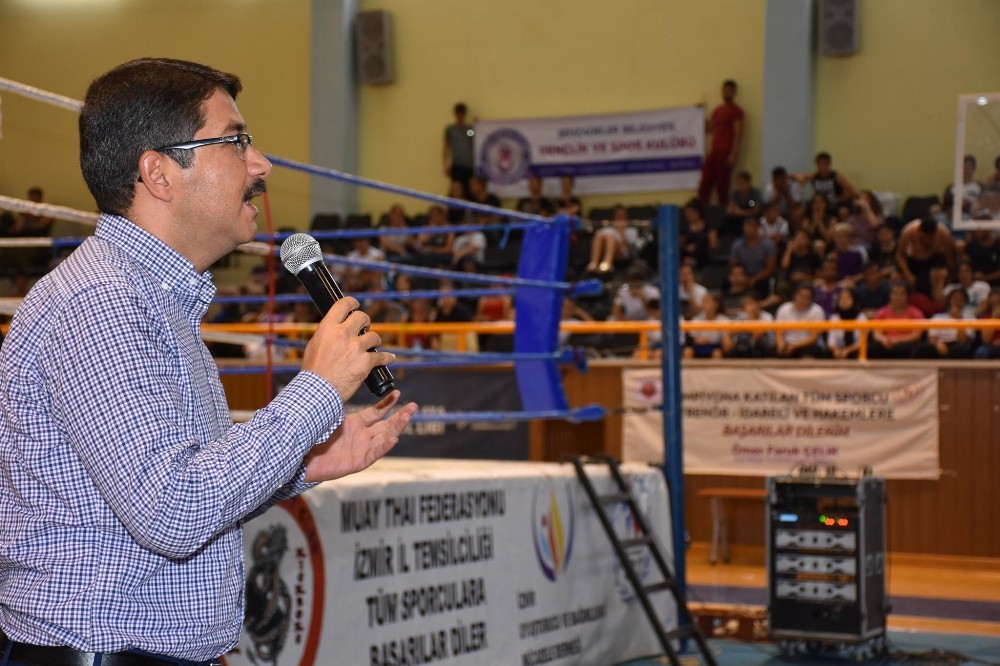 Başkan Çelik şampiyonada genç sporculara seslendi 
