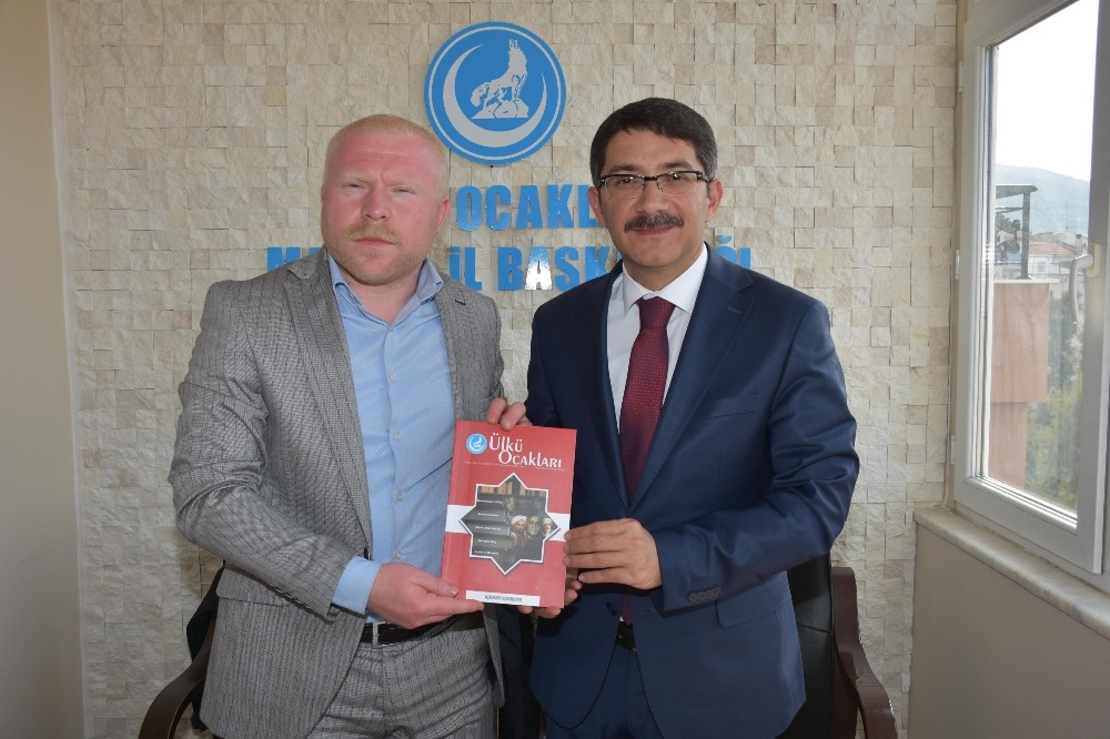 Başkan Çelik Ülkü Ocaklarını ziyaret etti 