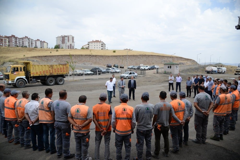 Başkan Çetin, belediye personeliyle bayramlaştı 