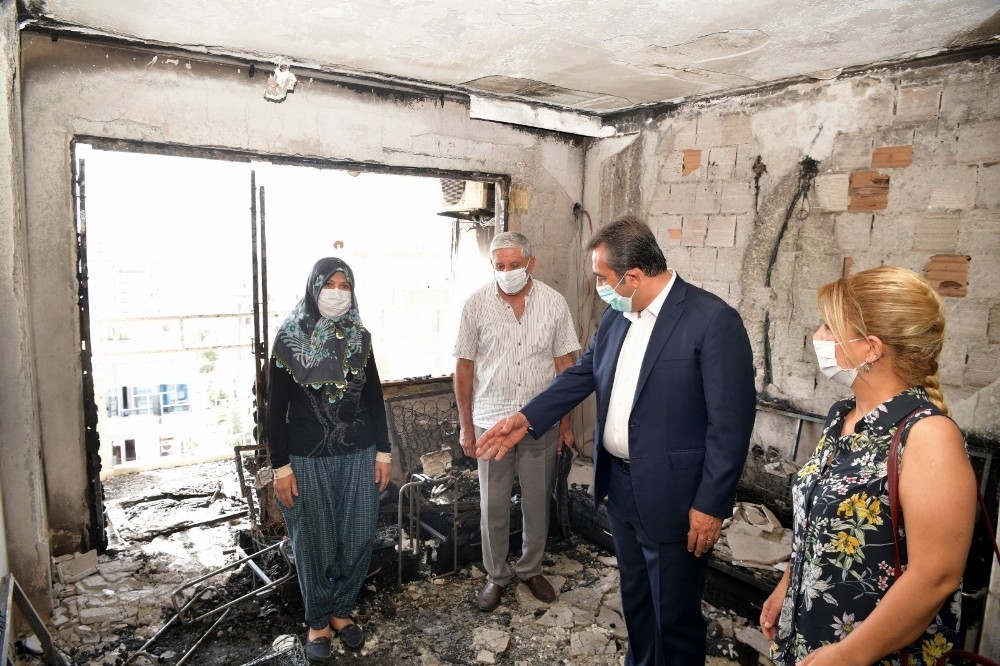 Başkan Çetin evi yanan aileye sahip çıktı 