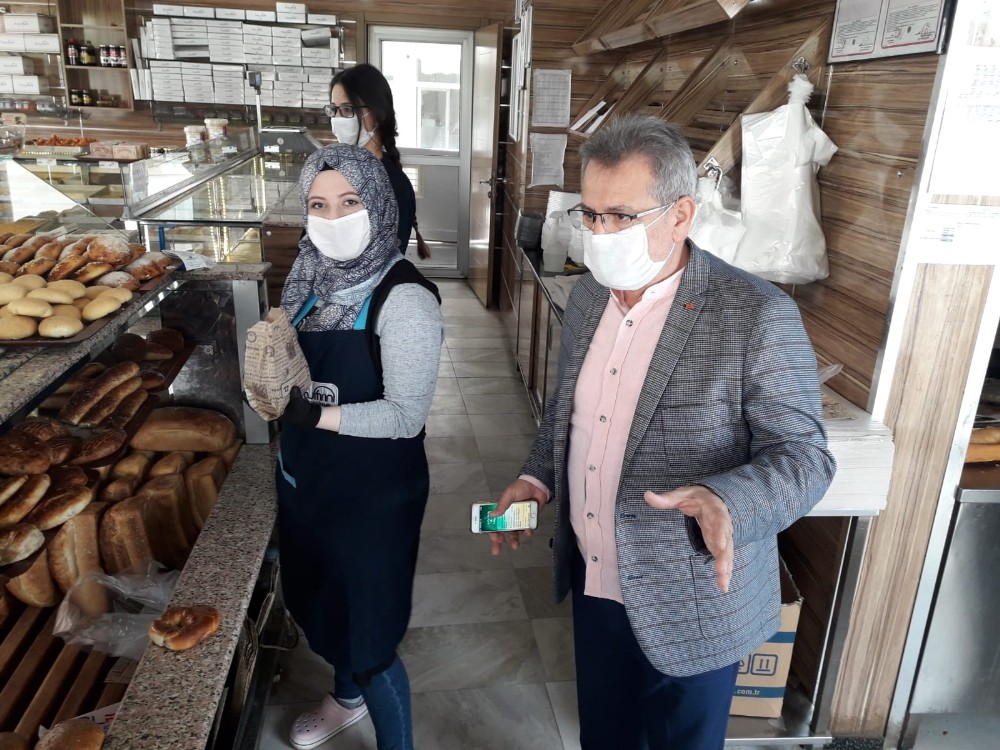 Başkan Çetindoğan fırıncıları denetleyip, teşekkür etti 