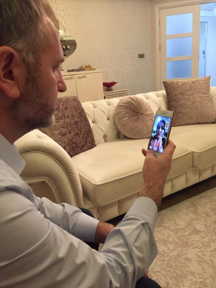 Başkan Ceyhun’dan sağlık çalışanı anneleri duygulandıran sürpriz 