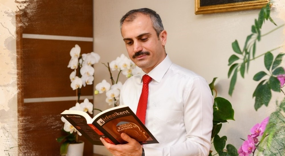 Başkan Çiftçi ’den evde kalan gençlere kitap 