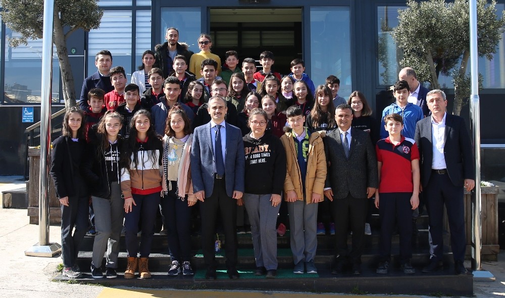 Başkan Çiftçi genç şampiyonları tebrik etti 