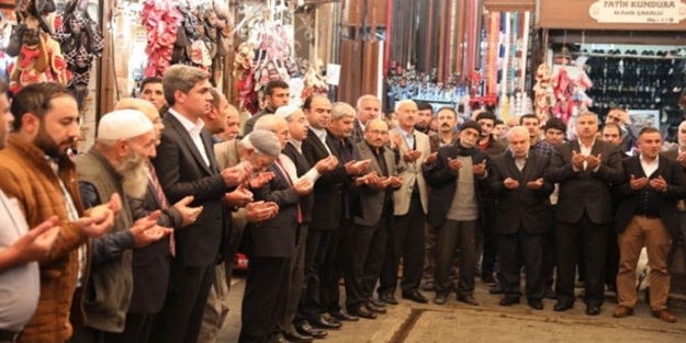 Başkan Çiftçi, tarihi çarşılardaki esnafı ziyaret etti