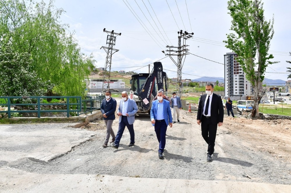 Başkan Çınar, çalışmaları yerinde inceledi 