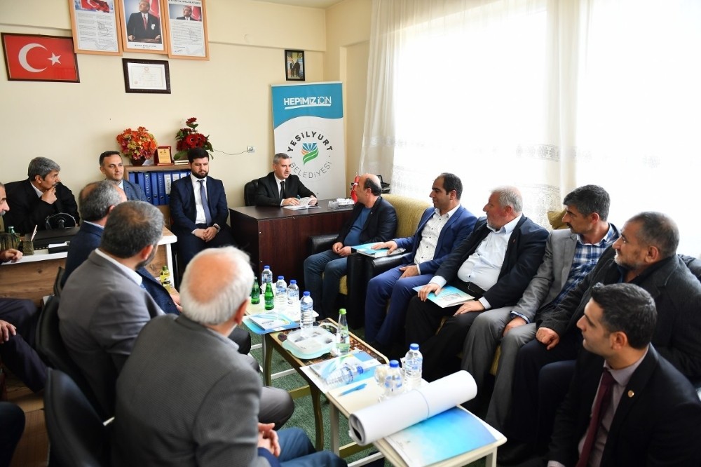 Başkan Çınar, muhtarlarının isteklerini dinledi 