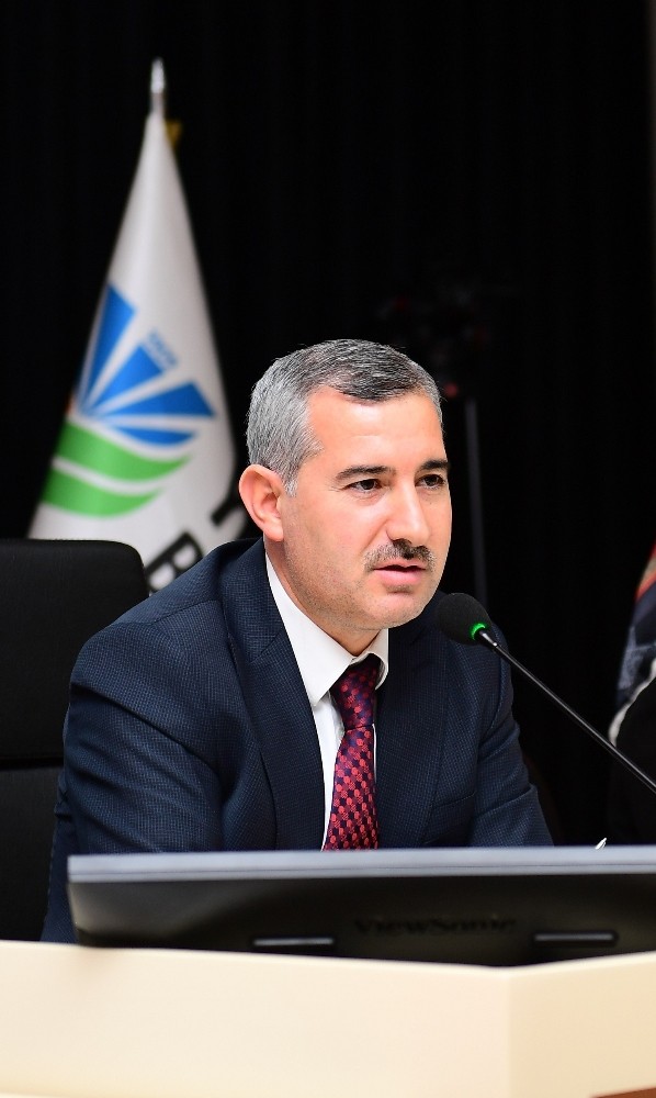 Başkan Çınar ödül için Paris’e gitti 