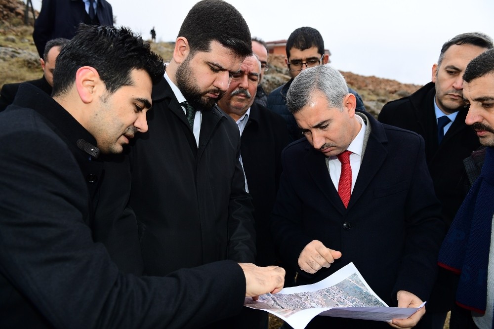 Başkan Çınar, yol güzergahlarını inceledi 