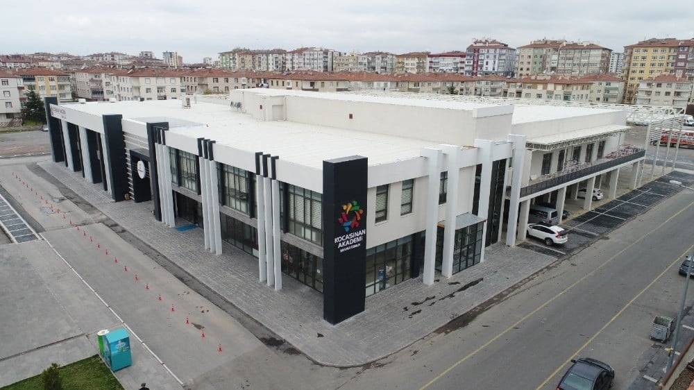 Başkan Çolakbayrakdar, Sosyal Yaşam Alanlarıyla Rekor Kırıyor 