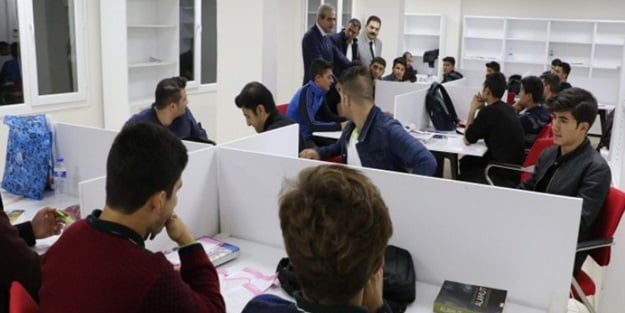 Başkan Demirkol, eğitim merkezindeki öğrencilerle bir araya geldi
