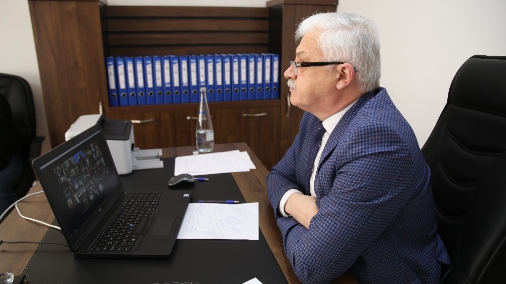 Başkan Deveciler, “Özel araçlarla gelenlere önlem alınmalı” dedi. 