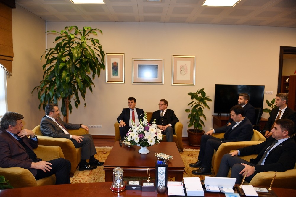 Başkan Dündar, Oktay Yılmaz’ı ağırladı 