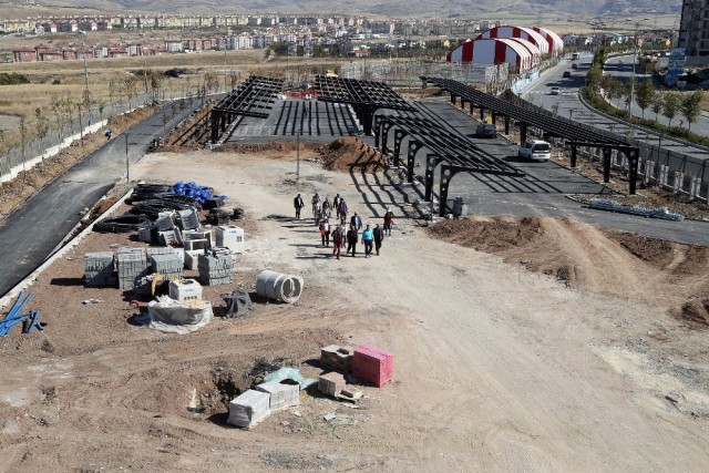 Başkan Duruay, hemşehri dernekleri üyeleriyle yatırımları gezdi