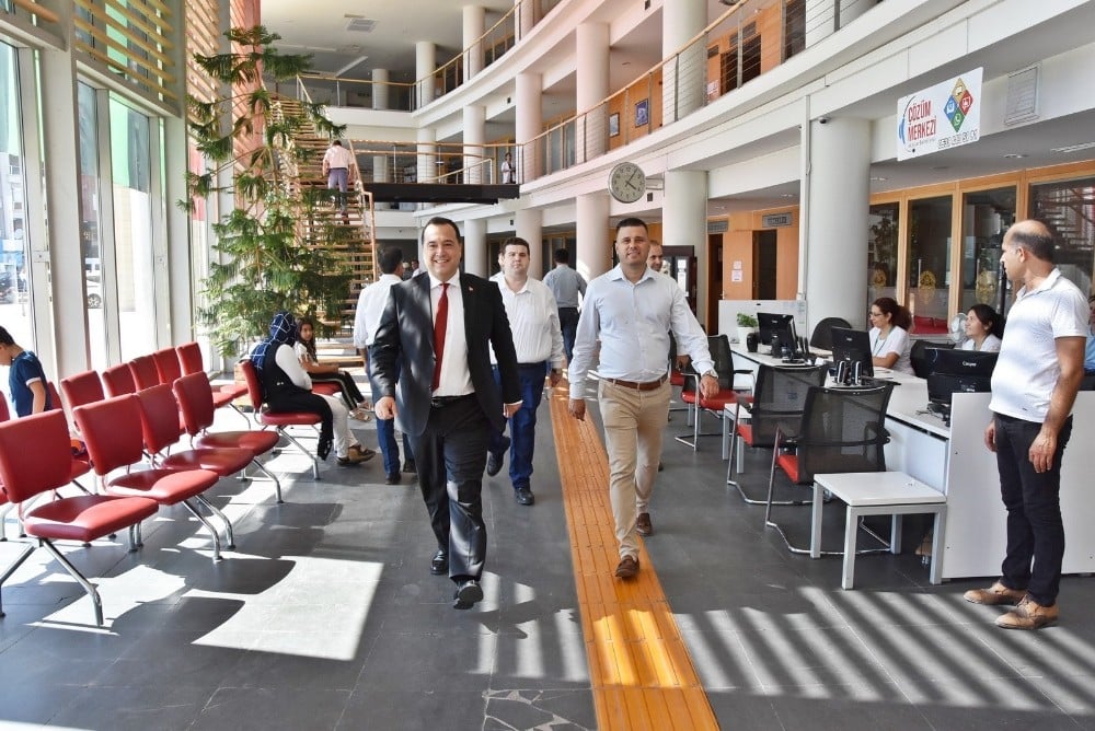 Başkan Dutlulu, belediye çalışanları ile bayramlaştı 