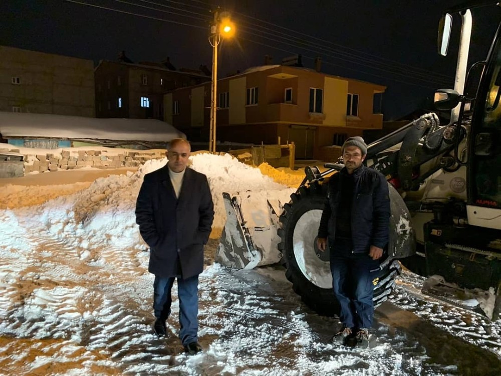 Başkan Ensari karla mücadele çalışmalarına katıldı 