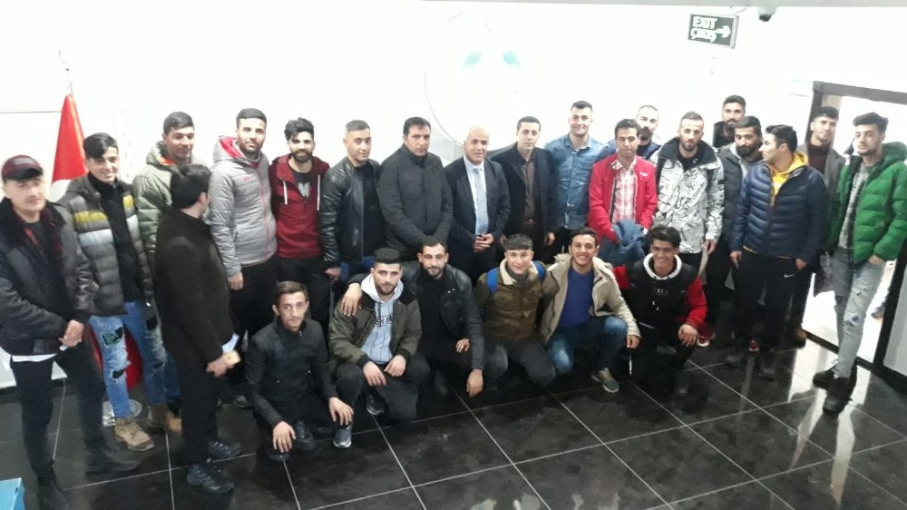 Başkan Ensari sporcuları kabul etti 