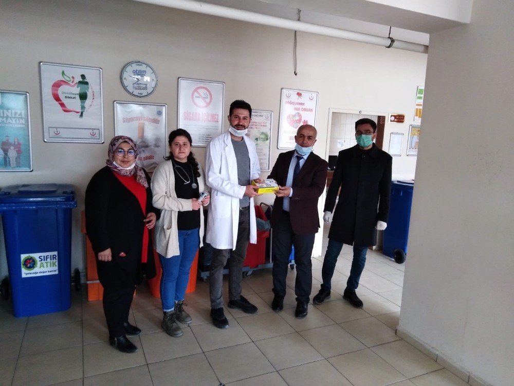 Başkan Ensari’den Toplum Sağlığı Merkezine ateş ölçer cihazı 