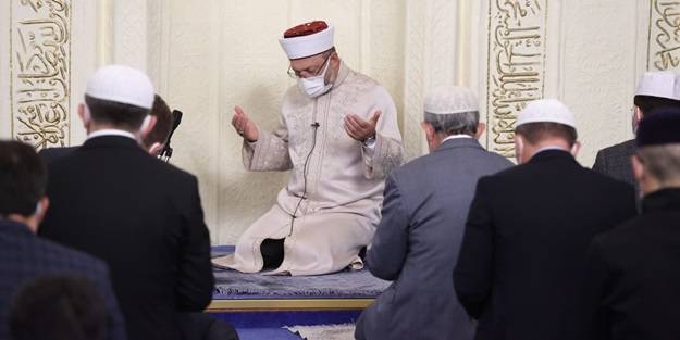 Başkan Erbaş, “Camiler, şehirlerimizin kalbidir”