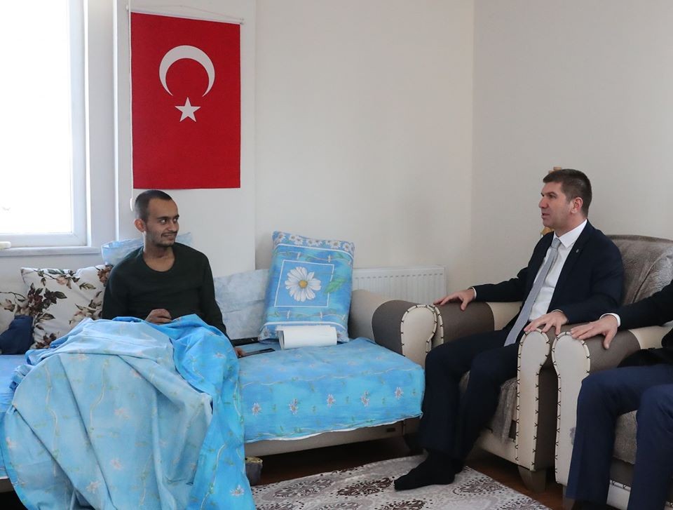 Başkan Ercengiz’den, Tel Abyad gazisine ziyaret 